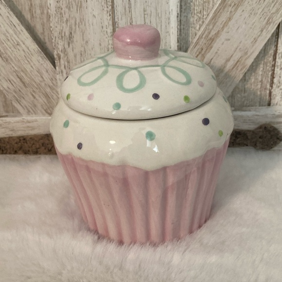 10 Strawberry Street Mini Cupcake Canister - Picture 1 of 6